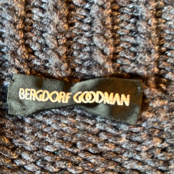 New without tag.Cashmere sweater. - Picture 5 of 6